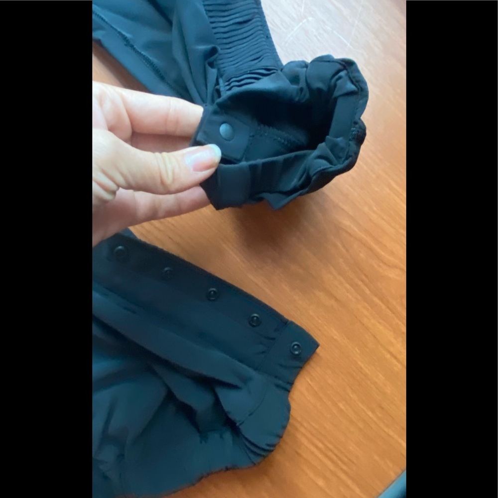 IVIVVA by LULULEMON Your Pursuit Jogger Pants in Black - Picture 10 of 13